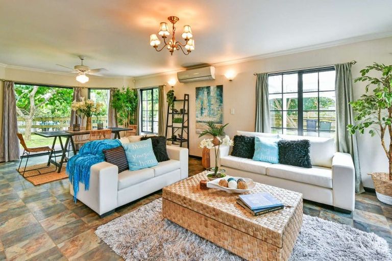 Photo of property in 14 Cameron Place, Drury, 2113