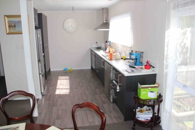 Photo of property in 1a Garadice Road, Rothesay Bay, Auckland, 0630