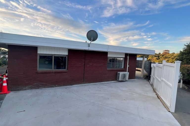 Photo of property in 2/13 Estelle Place, Farm Cove, Auckland, 2012