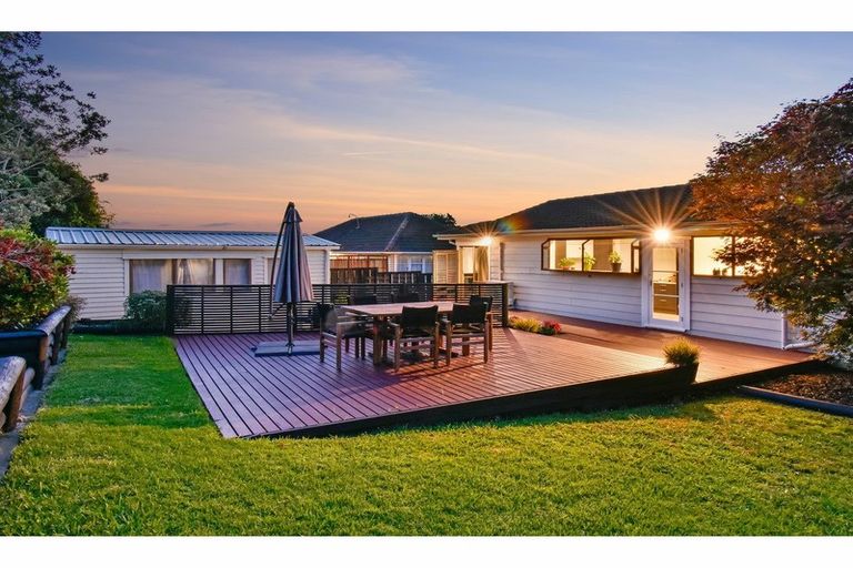 Photo of property in 27 Aronia Way, Goodwood Heights, Auckland, 2105