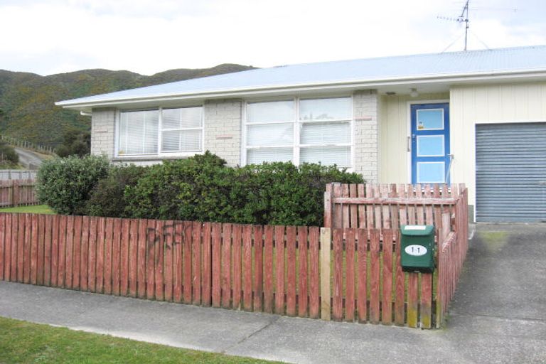Photo of property in 1/1 Dewsbury Grove, Wainuiomata, Lower Hutt, 5014