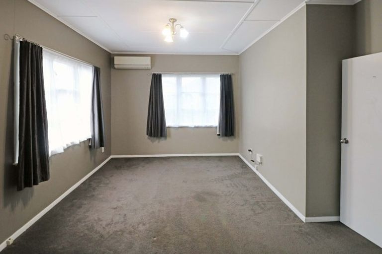 Photo of property in 28 Hall Crescent, Epuni, Lower Hutt, 5011