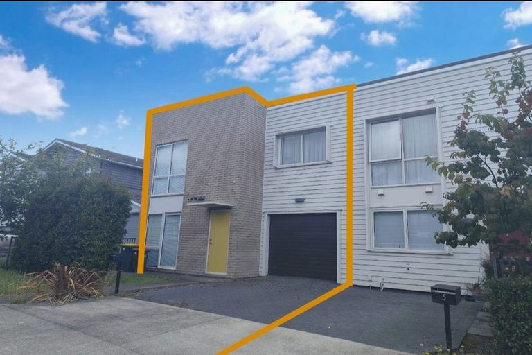 Photo of property in 3 Ambar Ridge Avenue, Massey, Auckland, 0614