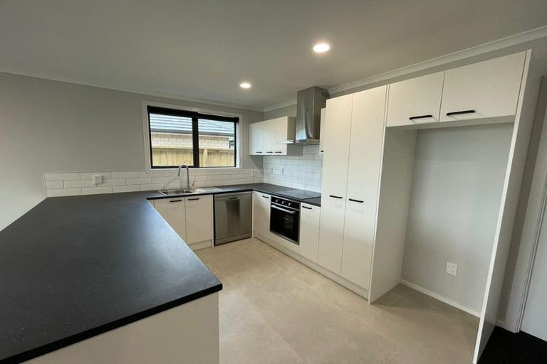 Photo of property in 18 Uatoto Road, Clarks Beach, 2122