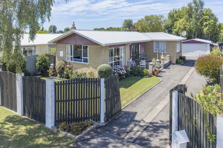 Photo of property in 27 Charles Street, Rangiora, 7400