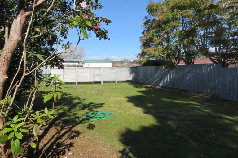 Photo of property in 26 Manu Crescent, Upper Vogeltown, New Plymouth, 4310