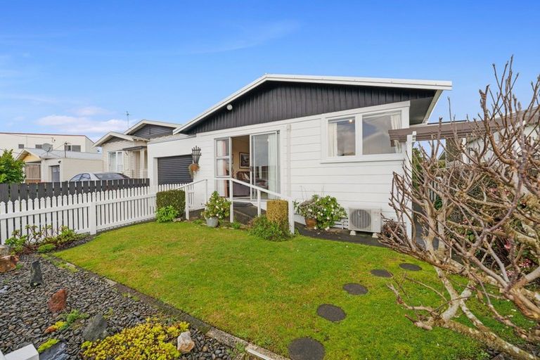 Photo of property in 188b Brooklands Road, Vogeltown, New Plymouth, 4310