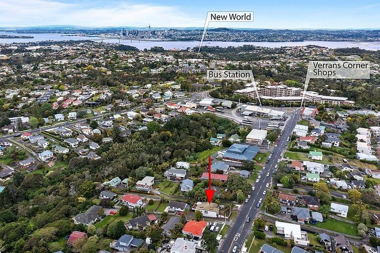 Photo of property in 1/47 Birkdale Road, Birkdale, Auckland, 0626