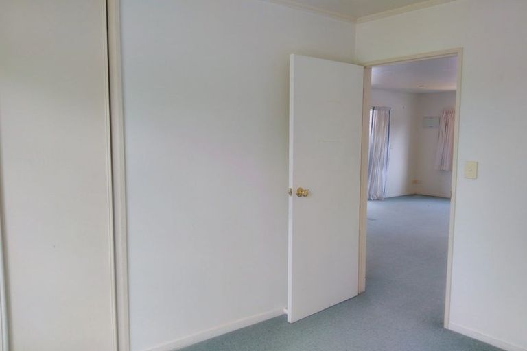 Photo of property in 10 Elvira Place, Ranui, Auckland, 0612