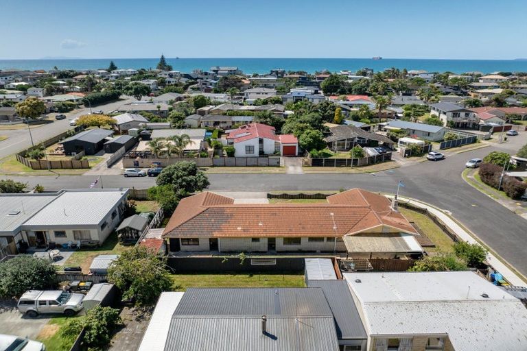 Photo of property in 19 Gobray Crescent, Mount Maunganui, 3116