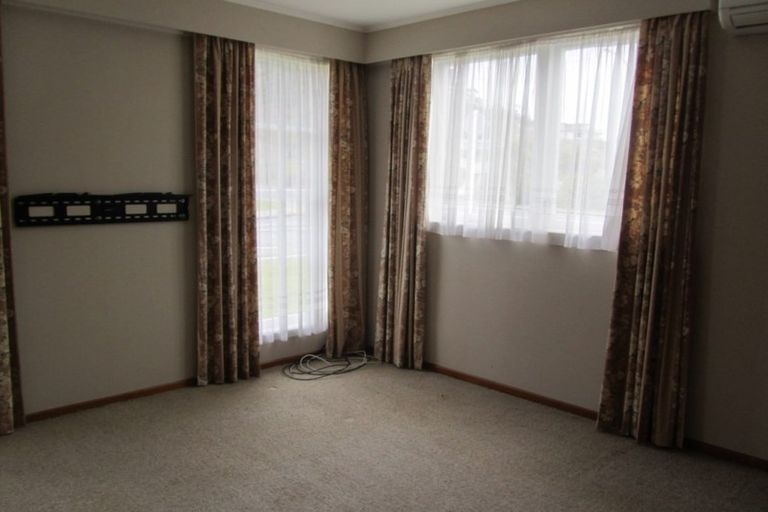 Photo of property in 1/15 Mangaroa Hill Road, Maoribank, Upper Hutt, 5018