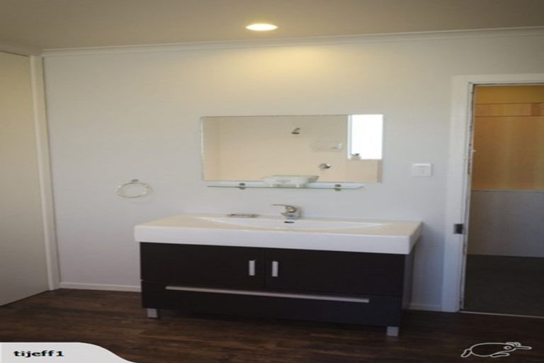 Photo of property in 20 Derby Street, Westport, 7825