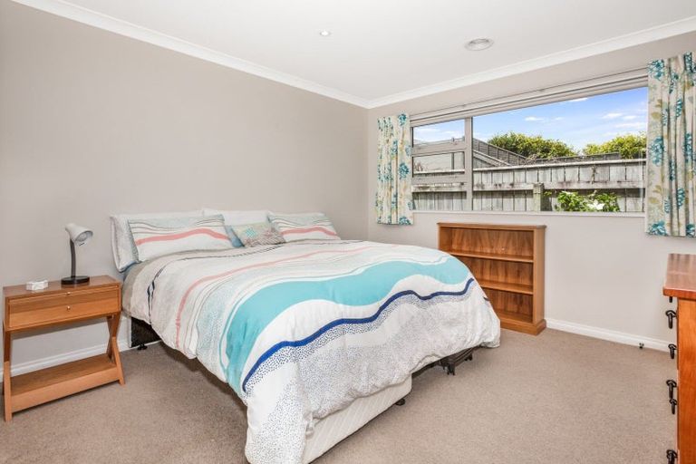 Photo of property in 26 Otupoa Way, Paraparaumu, 5032