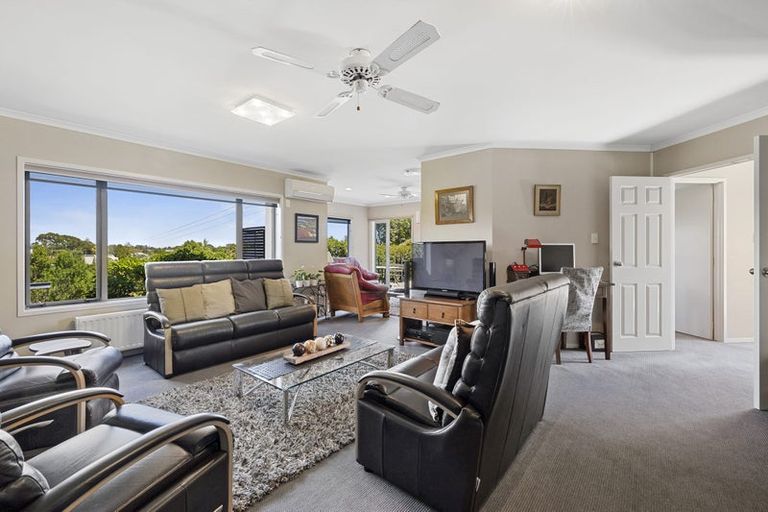 Photo of property in 9a Del Mar Place, Merrilands, New Plymouth, 4312