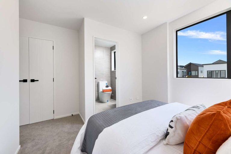 Photo of property in 6 Tukauri Place, Papakura, 2110