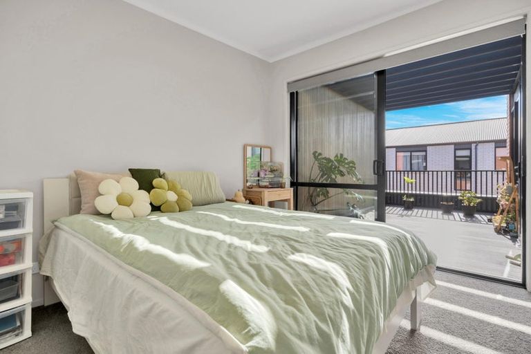 Photo of property in 2 Kerewhenua Crescent, Hobsonville, Auckland, 0616