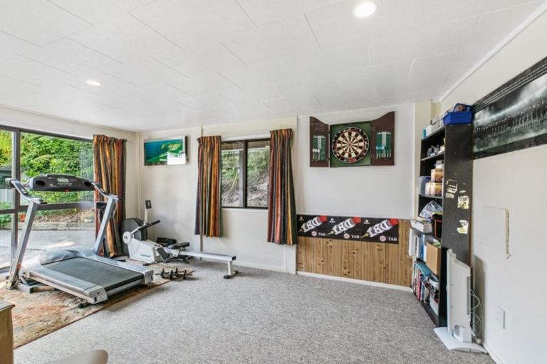 Photo of property in 25 Waiora Road, Stanmore Bay, Whangaparaoa, 0932