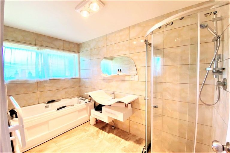 Photo of property in 21 Millhouse Drive, Northpark, Auckland, 2013