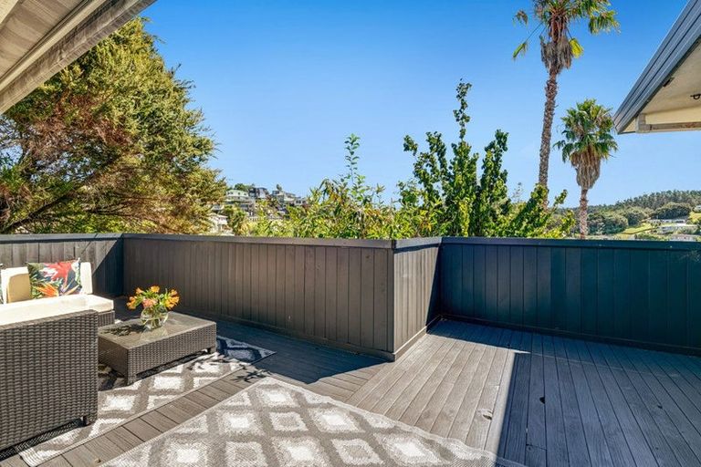 Photo of property in 4 Coralsea Way, Arkles Bay, Whangaparaoa, 0932