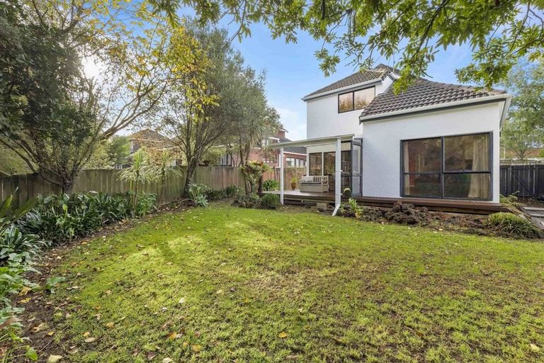 Photo of property in 2/26 Centorian Drive, Windsor Park, Auckland, 0632