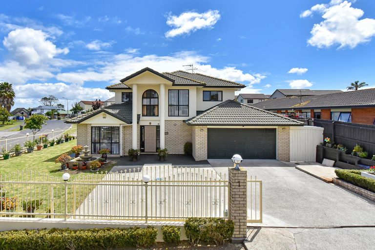 Photo of property in 1 Samara Place, Clendon Park, Auckland, 2103