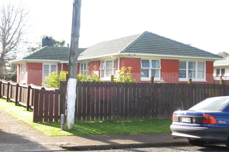 Photo of property in 7 Coles Place, Manurewa, Auckland, 2102