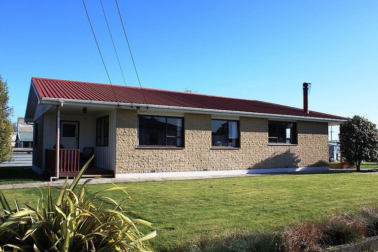 Photo of property in 46 Lanark Street, Balclutha, 9230