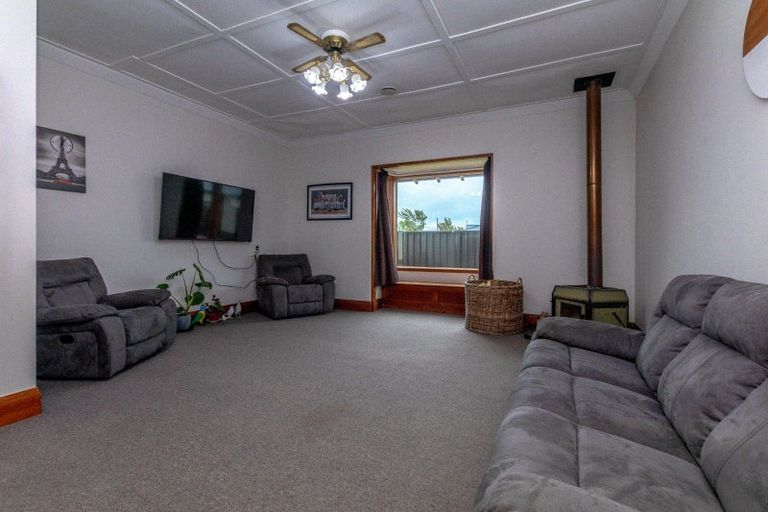 Photo of property in 24 Park Street, Winton, 9720