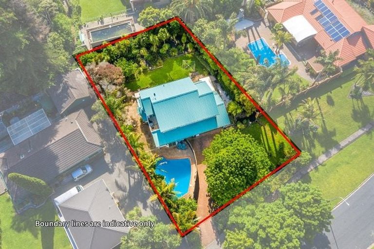 Photo of property in 12 Waipuia Place, Greenhithe, Auckland, 0632