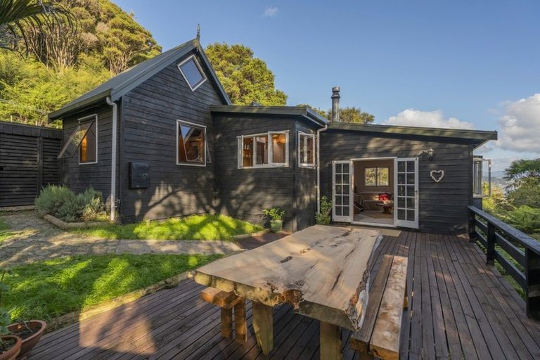 Photo of property in 5b Pohutukawa Grove, Whitianga, 3510