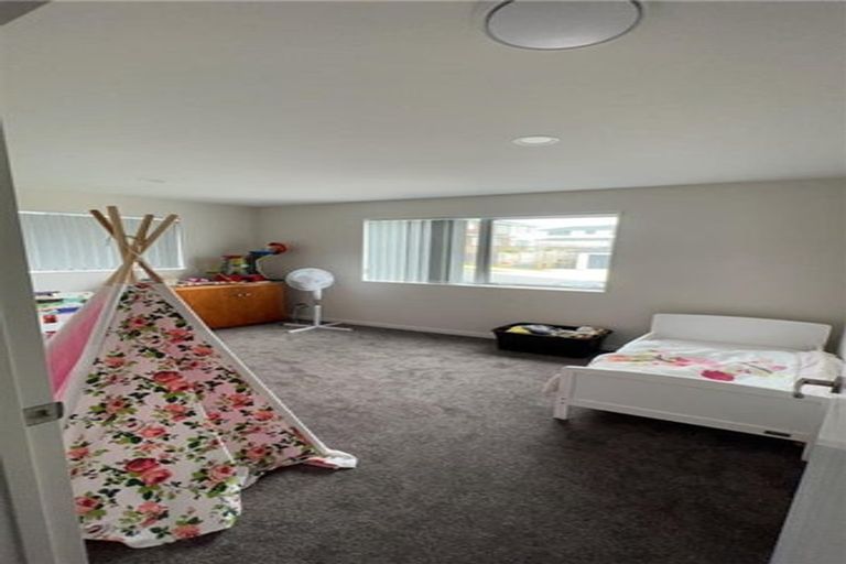 Photo of property in 10 Takurua Terrace, Orewa, 0931
