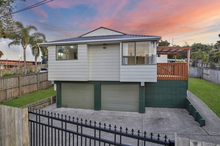 Photo of property in 81a Dundale Avenue, Blockhouse Bay, Auckland, 0600