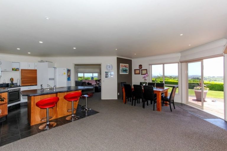 Photo of property in 171 Sealy Road, Omata, New Plymouth, 4374