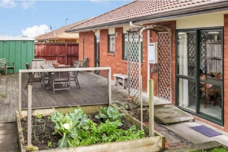Photo of property in 4 Emmerdale Avenue, Papakura, 2110