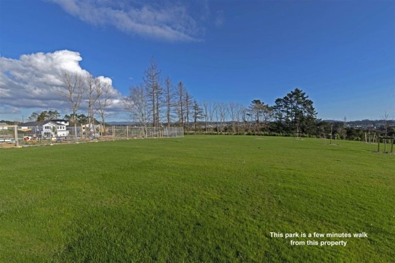 Photo of property in 27 Reserva Crescent, Kumeu, 0810