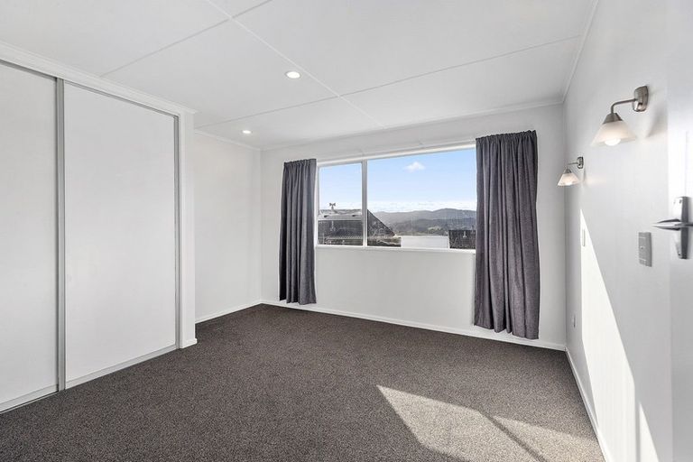 Photo of property in 17 The Anchorage, Whitby, Porirua, 5024