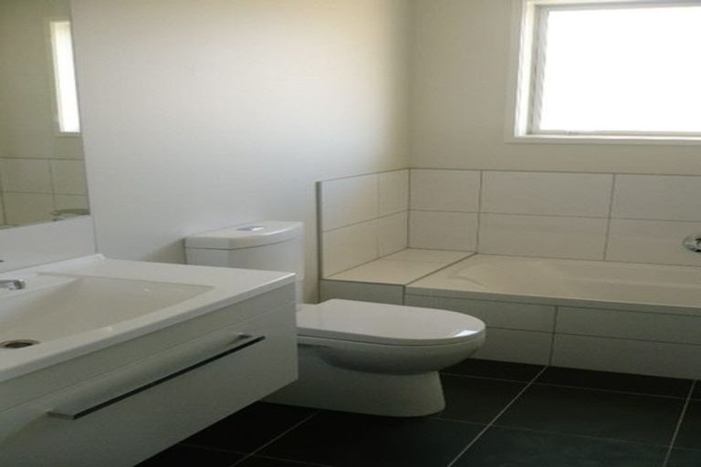 Photo of property in 16 Millbrae Place, Pokeno, 2402