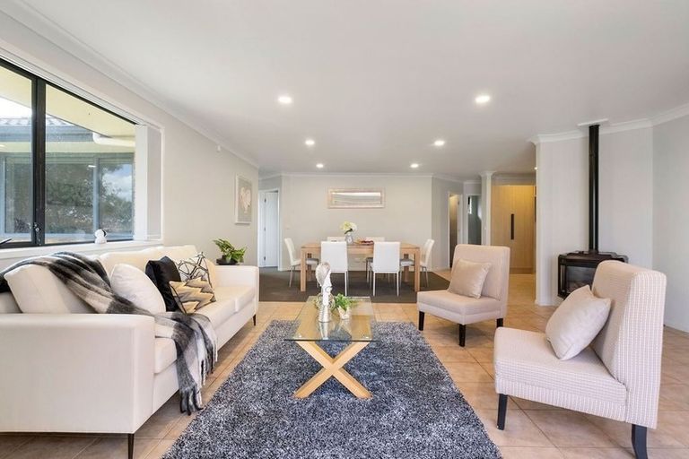 Photo of property in 49 Bluebird Crescent, Unsworth Heights, Auckland, 0632