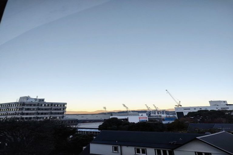Photo of property in Hobson Court Flats, 38/70 Hobson Street, Thorndon, Wellington, 6011