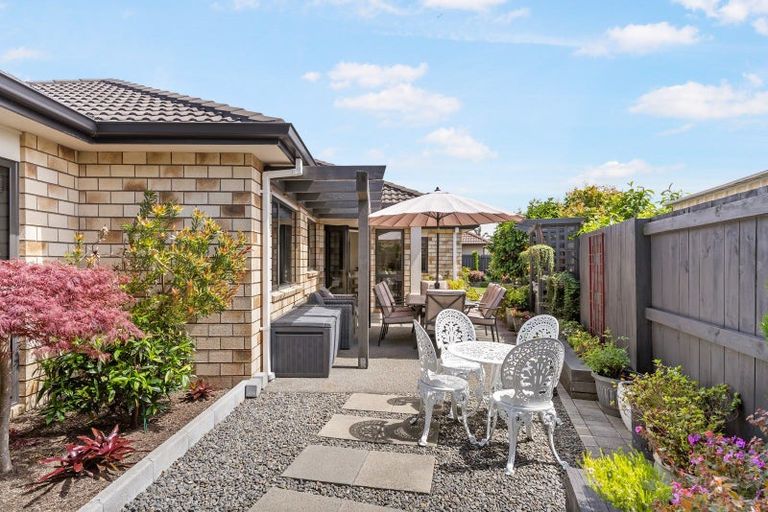 Photo of property in 14 Putaka Place, Papamoa Beach, Papamoa, 3118