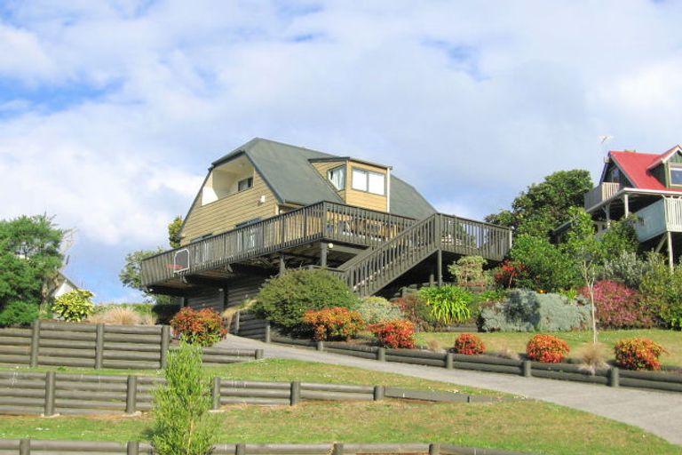 Photo of property in 106 Onemana Drive, Onemana, Whangamata, 3691