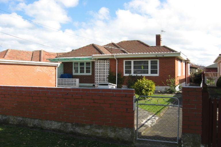 Photo of property in 37 Bell Road, Waiwhetu, Lower Hutt, 5010