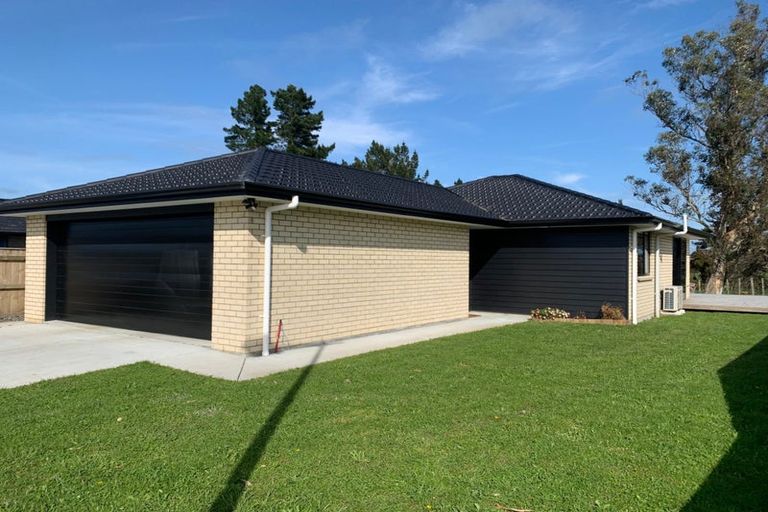 Photo of property in 16 Oldfield Lane, Marton, 4710