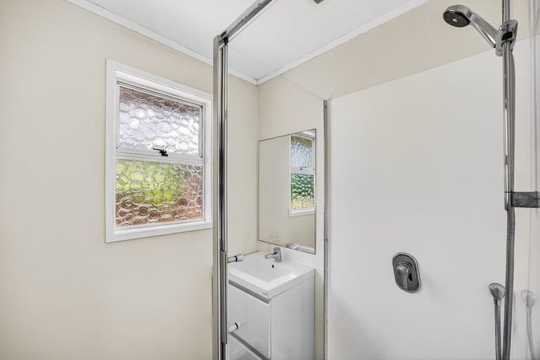 Photo of property in 10 William Hadlow Place, Hatfields Beach, Orewa, 0931