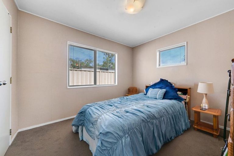 Photo of property in 2/66 Willis Road, Papakura, 2110