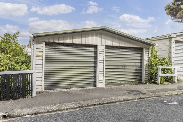 Photo of property in 40 Fairview Crescent, Kelburn, Wellington, 6012