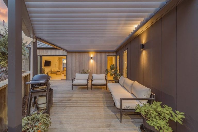 Photo of property in 4 Godley Quay, Lyttelton, 8082