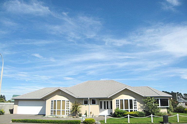 Photo of property in 69 Aston Drive, Waimairi Beach, Christchurch, 8083