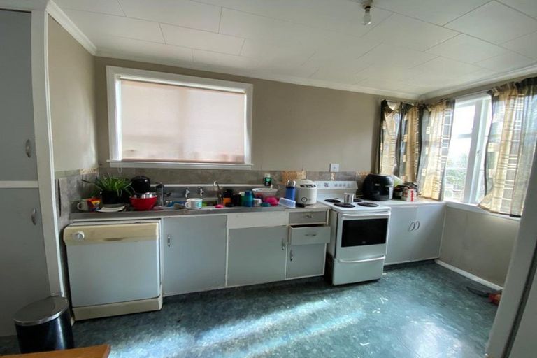 Photo of property in 15 Derby Street, Eltham, 4322