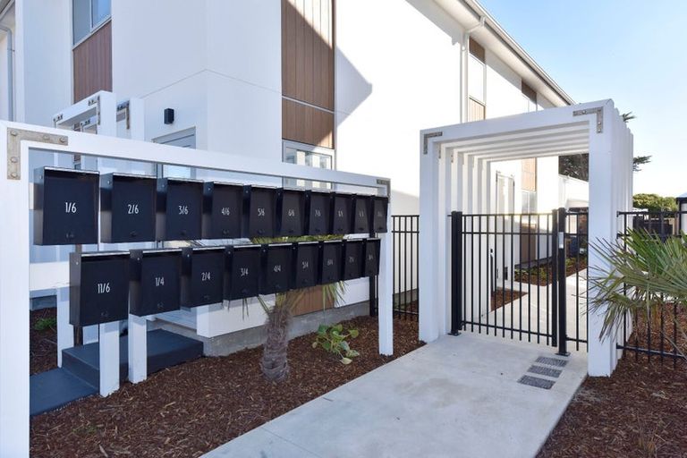 Photo of property in 2/62 Bowhill Road, New Brighton, Christchurch, 8083